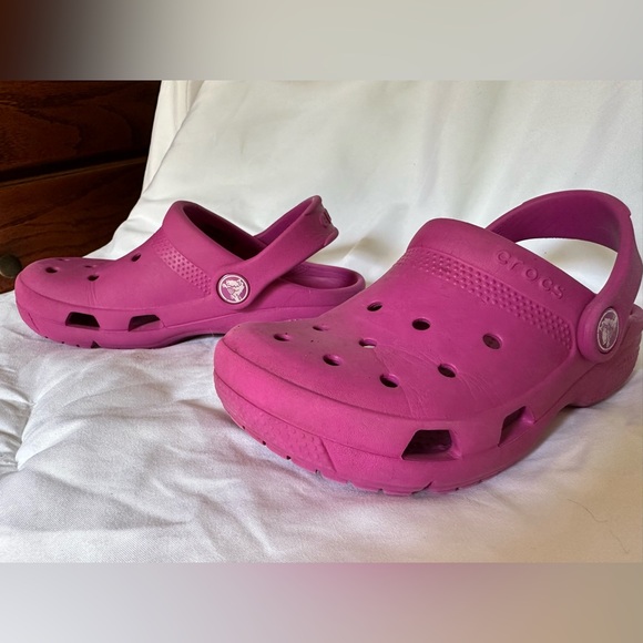 Classic CROCS deep pink/magenta child’s size 11 - Picture 4 of 4